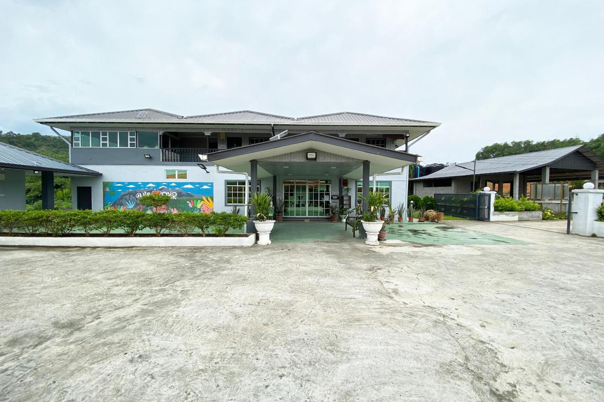 Oyo Home 90230 Dh Residence Kota Belud Екстериор снимка